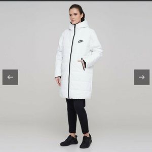 Sz L Nike Women`s Sportswear Synthetic Fill Parka Coat LOOSE FIT